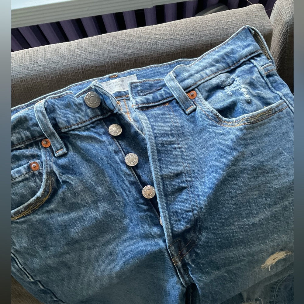 High waisted Levi’s jeans